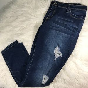 WBB Ripped Jeans! 🌸